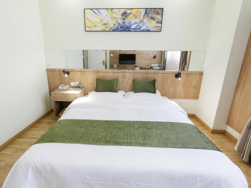 Greentree Inn Zhenjiang Yangzhong City Central Shopping Market North Gangdong Road Express Hotel Bagian luar foto
