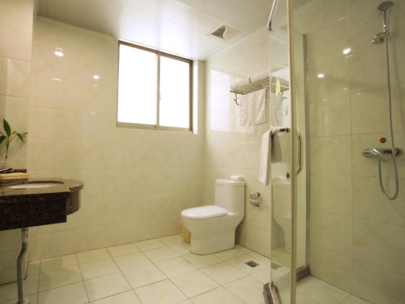 Greentree Inn Zhenjiang Yangzhong City Central Shopping Market North Gangdong Road Express Hotel Bagian luar foto