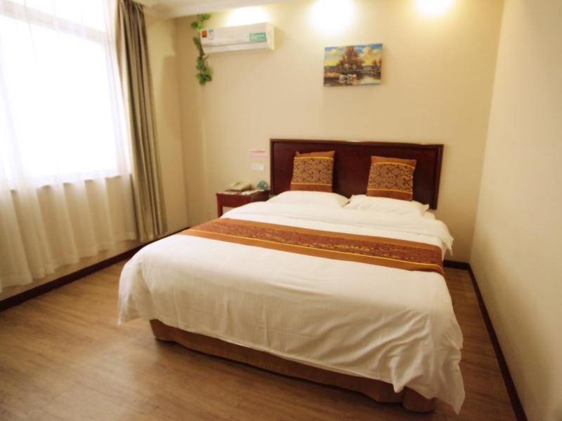 Greentree Inn Zhenjiang Yangzhong City Central Shopping Market North Gangdong Road Express Hotel Bagian luar foto