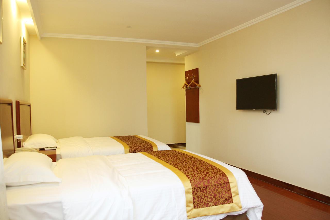 Greentree Inn Zhenjiang Yangzhong City Central Shopping Market North Gangdong Road Express Hotel Bagian luar foto