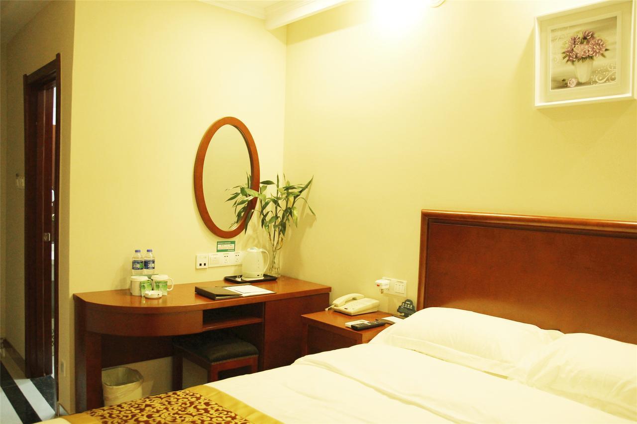 Greentree Inn Zhenjiang Yangzhong City Central Shopping Market North Gangdong Road Express Hotel Bagian luar foto